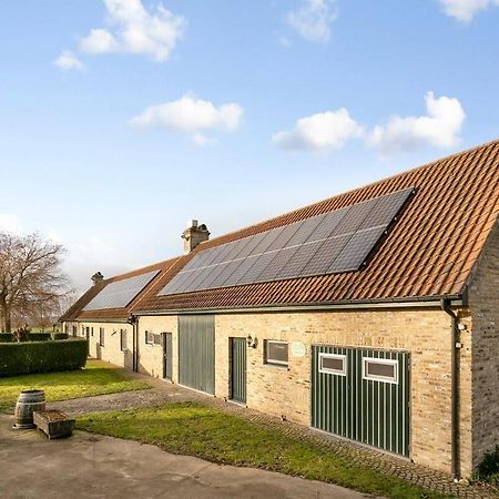 Villa 'T Korenhof - Landelijk Gelegen Villa Op 4 Km Van Het Strand Koksijde Dış mekan fotoğraf