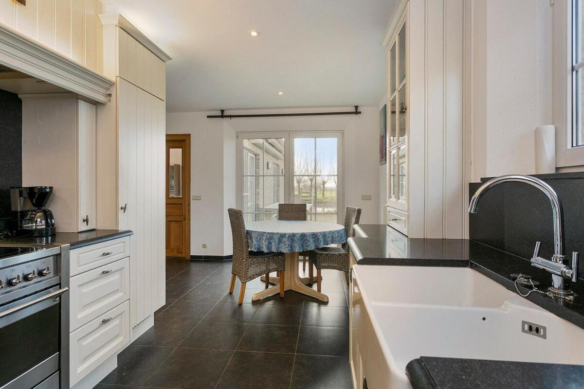 Villa 'T Korenhof - Landelijk Gelegen Villa Op 4 Km Van Het Strand Koksijde Dış mekan fotoğraf